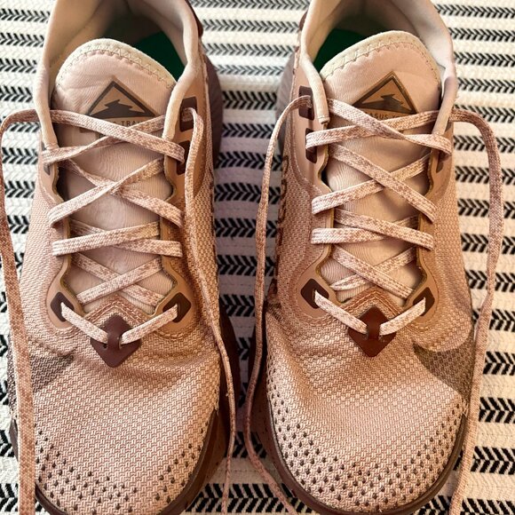 Women's Size 8 Nike Pegasus Trail 2 GORE-TEX - Picture 1 of 5